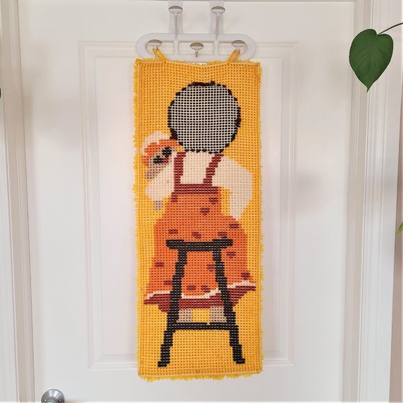 Wall tapestry with little girl. - Picture 7 of 7